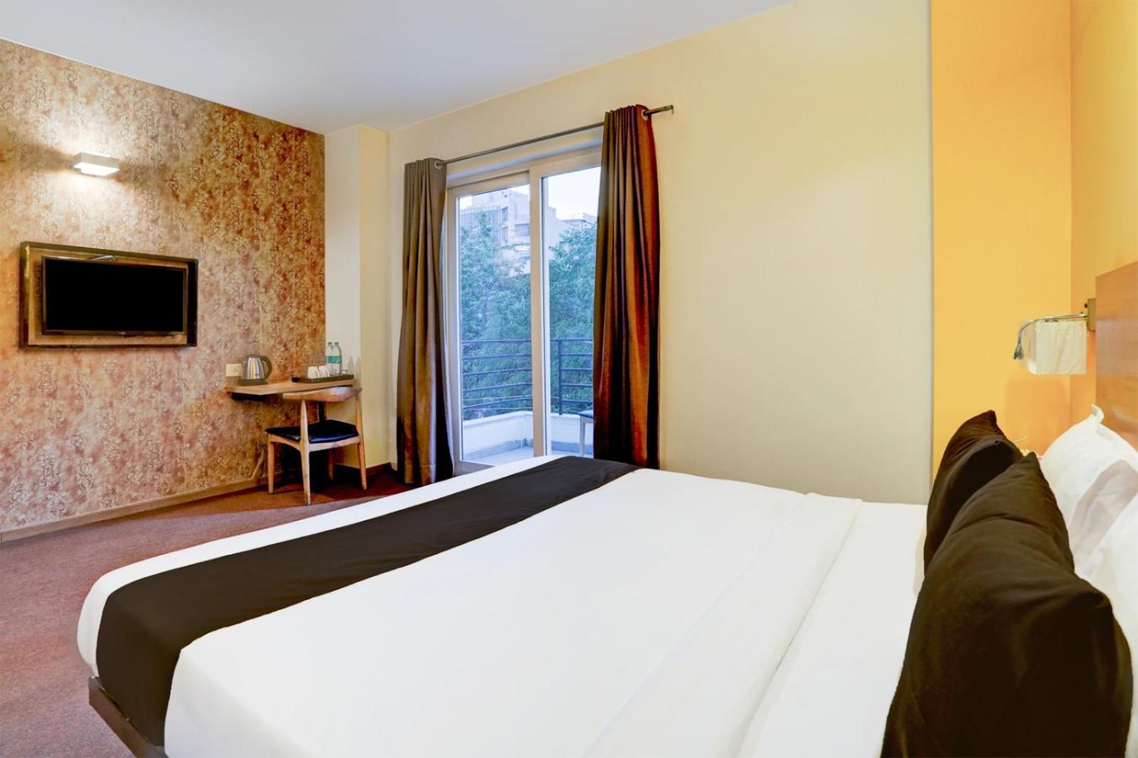 Hotel Aerotech Suite ニューデリー エクステリア 写真