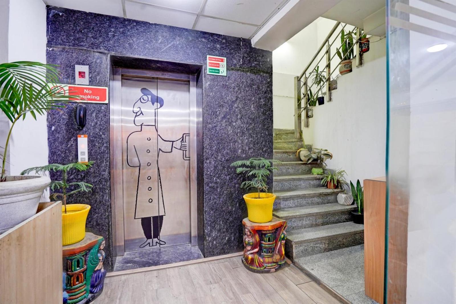 Hotel Aerotech Suite ニューデリー エクステリア 写真
