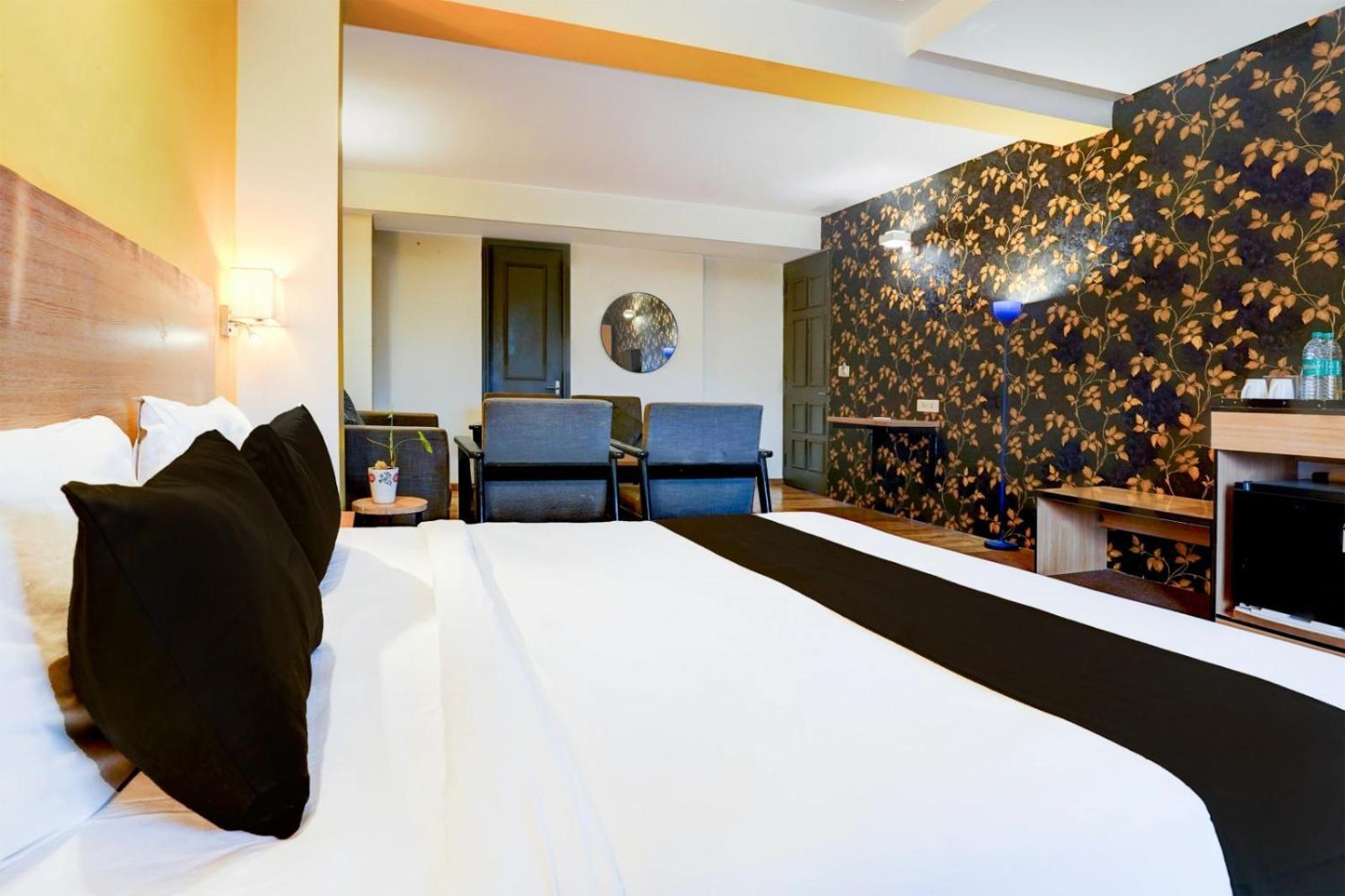 Hotel Aerotech Suite ニューデリー エクステリア 写真