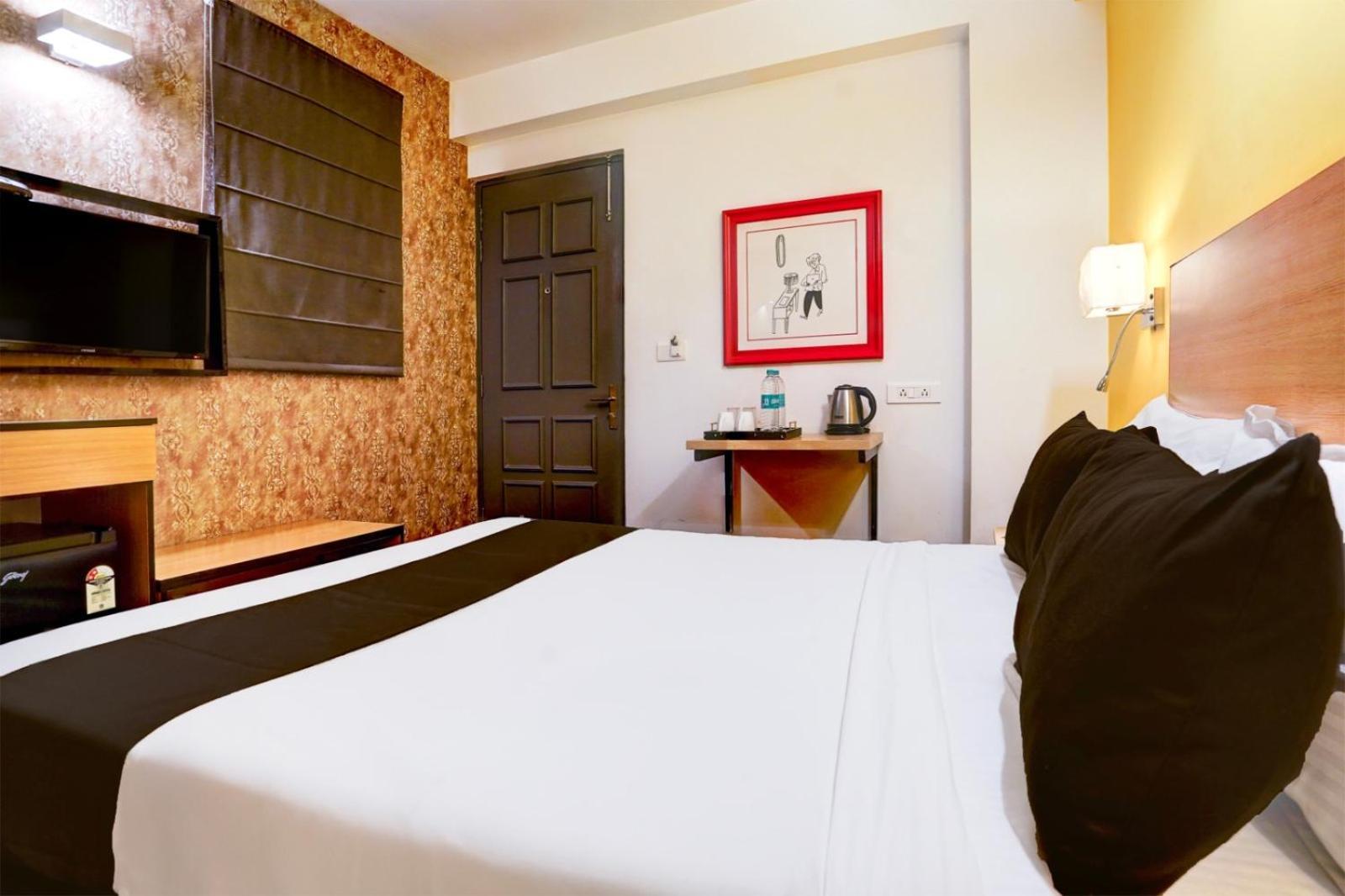 Hotel Aerotech Suite ニューデリー エクステリア 写真